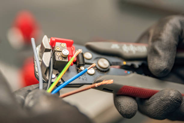 Best Circuit Breaker Repair  in Westwood Lakes, FL